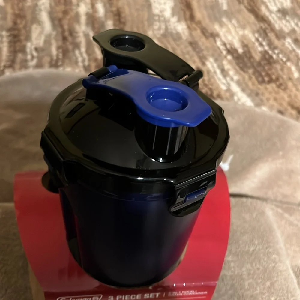 Coleman 3in1 hydrate and feed you pet on the go one container for water and food